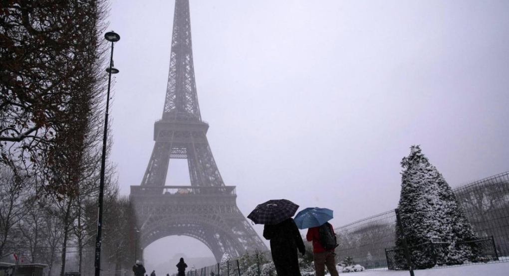 Χιονιάς-μαμούθ παραλύει την Ευρώπη: Ακυρώσεις πτήσεων, κλειστά σχολεία και θερμοκρασίες έως -24°C