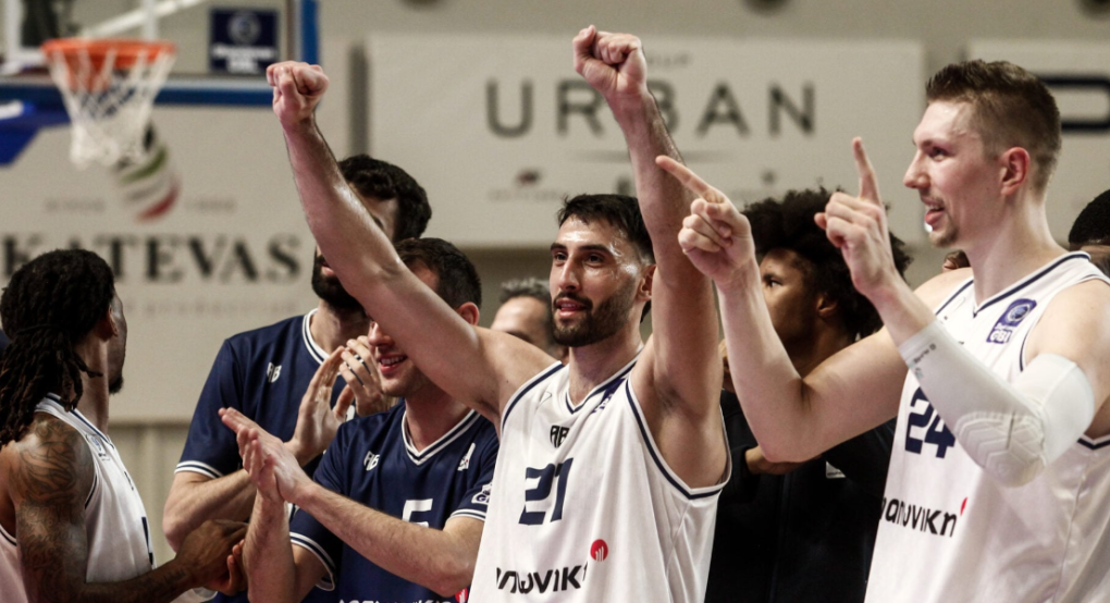 Τα δίνει όλα για την πρόκριση η Καρδίτσα