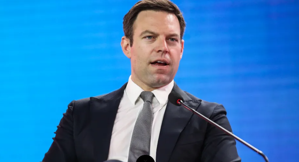 Ο Κασσελάκης εύχεται στον Μητσοτάκη...με τα «δανεικά κι αγύριστα»