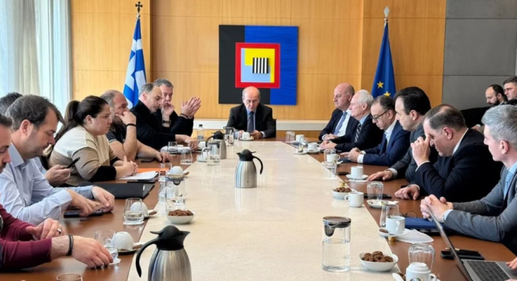 Συνάντηση εκπροσώπων αγροτών με Κ. Τσιάρα και Κ. Χατζηδάκη για ζητήματα ΑΤΑΚ και ΚΑΕΚ