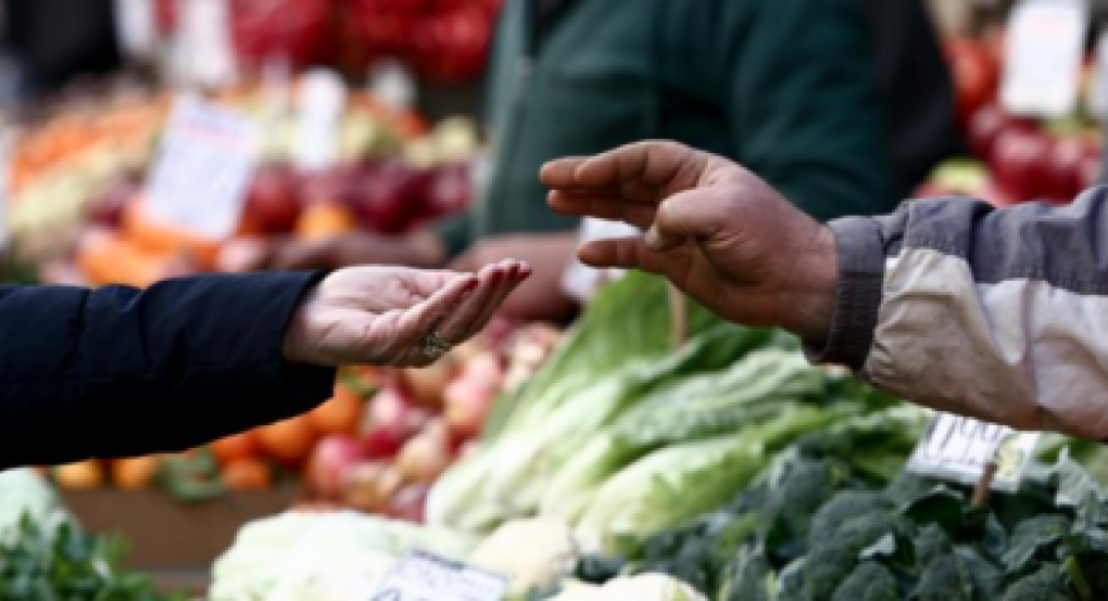 Πανελλαδική απεργία Λαϊκών Αγορών για πλήρη διαχωρισμό στεγασμένου και υπαίθριου εμπορίου