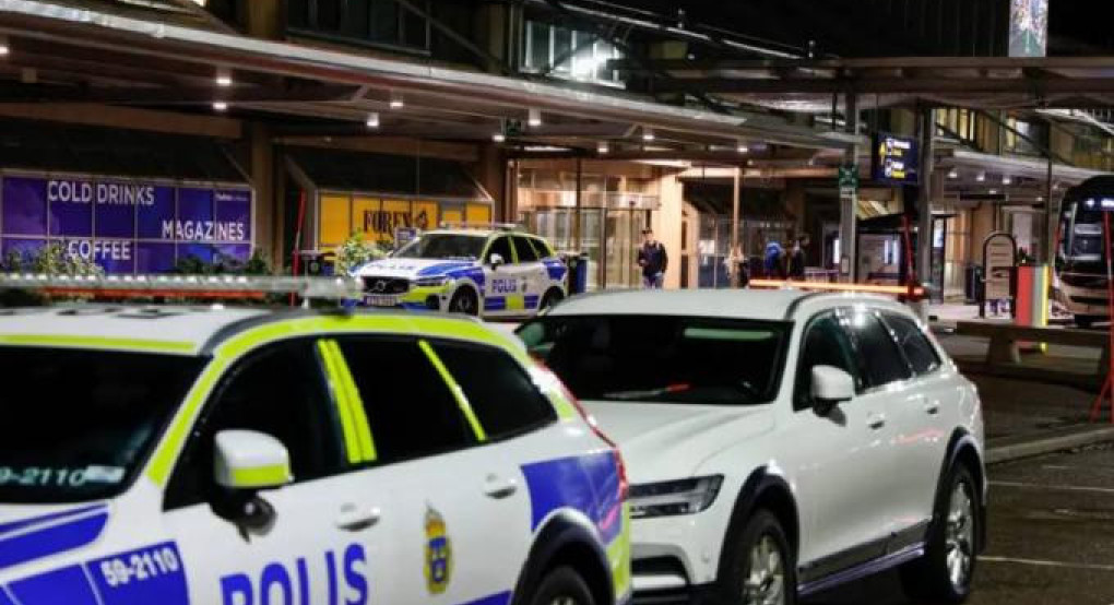 Στοκχόλμη: Λεωφορείο βγήκε από την πορεία του και προσέκρουσε σε πρόσοψη κτιρίου – Τουλάχιστον 19 τραυματίες