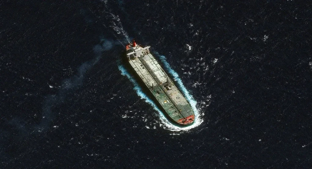 Ένταση στον Βόρειο Ατλαντικό: Ρωσικά πολεμικά πλοία συνοδεύουν δεξαμενόπλοιο της Βενεζουέλας, που κυνηγούν οι ΗΠΑ