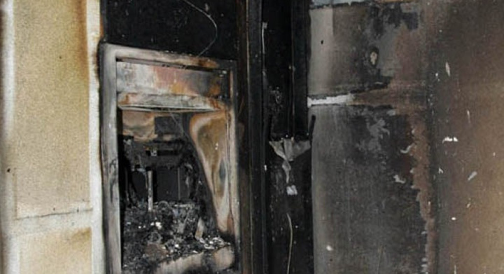 Φωτιά σε ΑΤΜ τράπεζας στο κέντρο της Θεσσαλονίκης