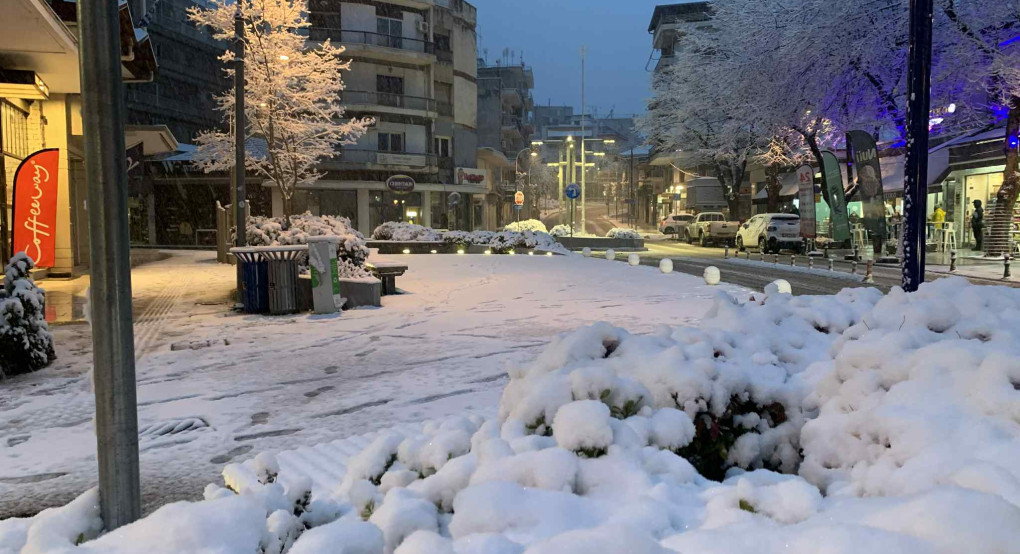 Η Έδεσσα στα λευκά – Μαγευτικές εικόνες από τη χιονισμένη πόλη