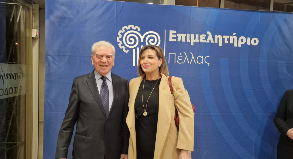 Θερμή υποδοχή της Δημάρχου Σκύδρας Κατερίνας Ιγνατιάδου από τον πρόεδρο του Επιμελητηρίου Πέλλας