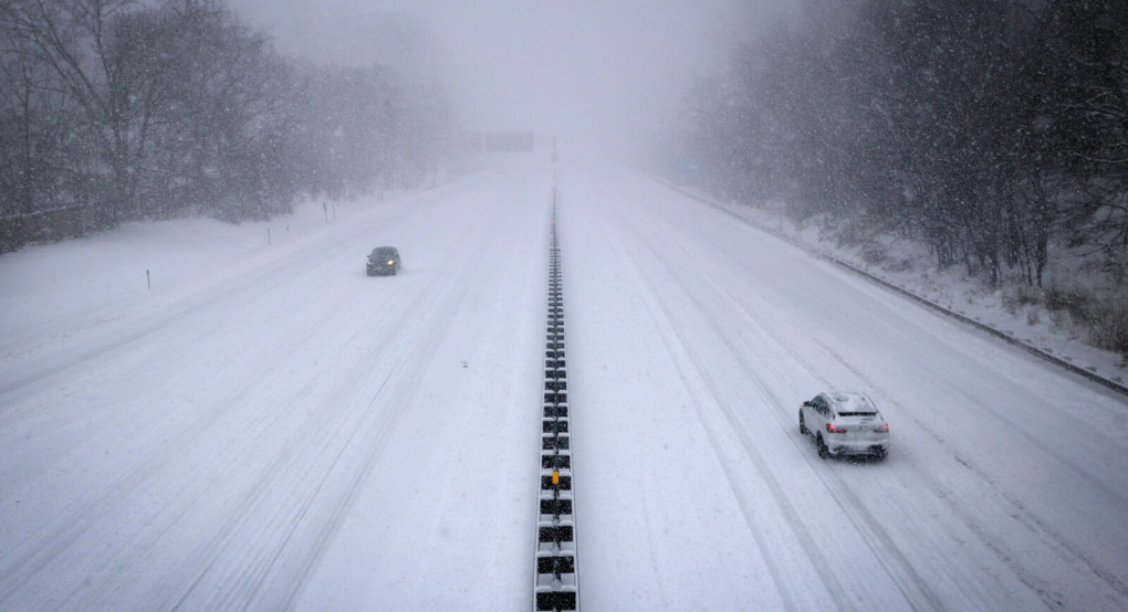 Στο έλεος της κακοκαιρίας Fern οι ΗΠΑ: Ιστορική χιονοκαταιγίδα με 7 νεκρούς, 1 εκατ. χωρίς ρεύμα και χιλιάδες πτήσεις ακυρωμένες