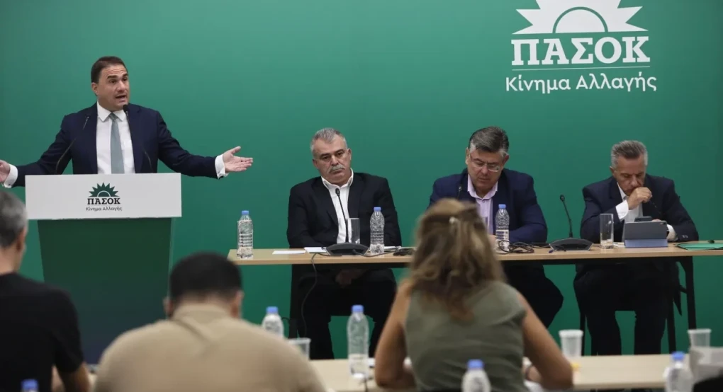 Νέος γύρος εσωστρέφειας στο ΠΑΣΟΚ για τις συνεργασίες και τη «βελόνα»