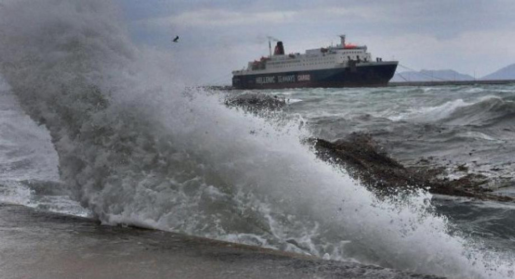 Απαγορευτικό απόπλου από το λιμάνι του Πειραιά – Ποια δρομολόγια ακυρώθηκαν