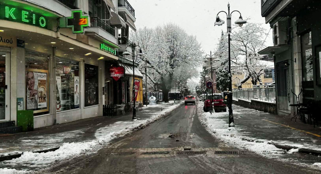 Σε ετοιμότητα ο Δήμος Ηρωικής Πόλεως Νάουσας για την αντιμετώπιση της χιονόπτωσης