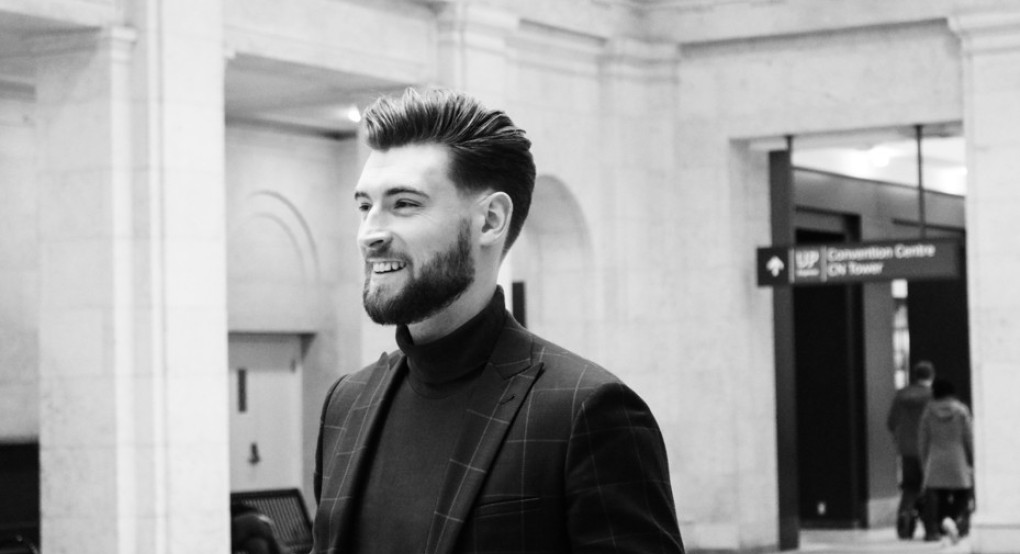 FUE μεταμόσχευση μαλλιών: Ποιοι παράγοντες καθορίζουν τη φυσικότητα - Το στοιχείο που κάνει τη διαφορά στη μεταμόσχευση μαλλιών FUE