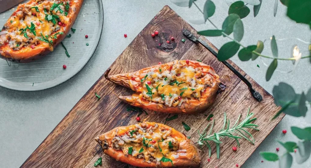 Η συνταγή της ημέρας: Ψητές γλυκοπατάτες γεμιστές με κιμά και μπαχαρικά