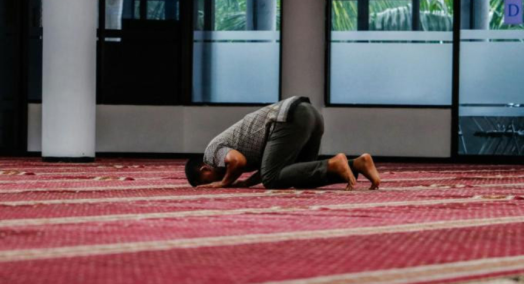 Μπαγκλαντεσιανός συνελήφθη να λειτουργεί παράνομο τζαμί στην Αθήνα - Εντολή για να απελαθεί