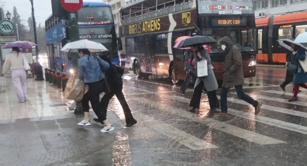 Έρχεται ισχυρή κακοκαιρία το Σαββατοκύριακο, πότε οι καταιγίδες θα χτυπήσουν την Αττική - Προειδοποίηση για έξι περιοχές