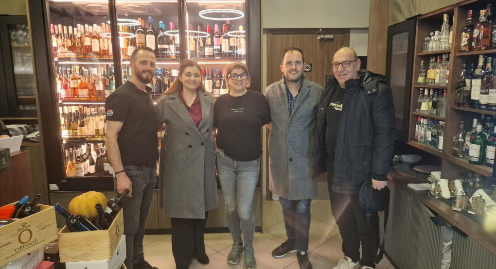 Σε ζεστό και γιορτινό κλίμα η κοπή της βασιλόπιτας του pellanews.gr