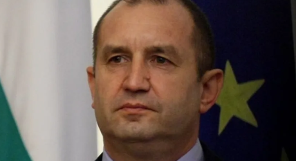 Παραιτήθηκε ο πρόεδρος της Βουλγαρίας Ρούμπεν Ράντεφ