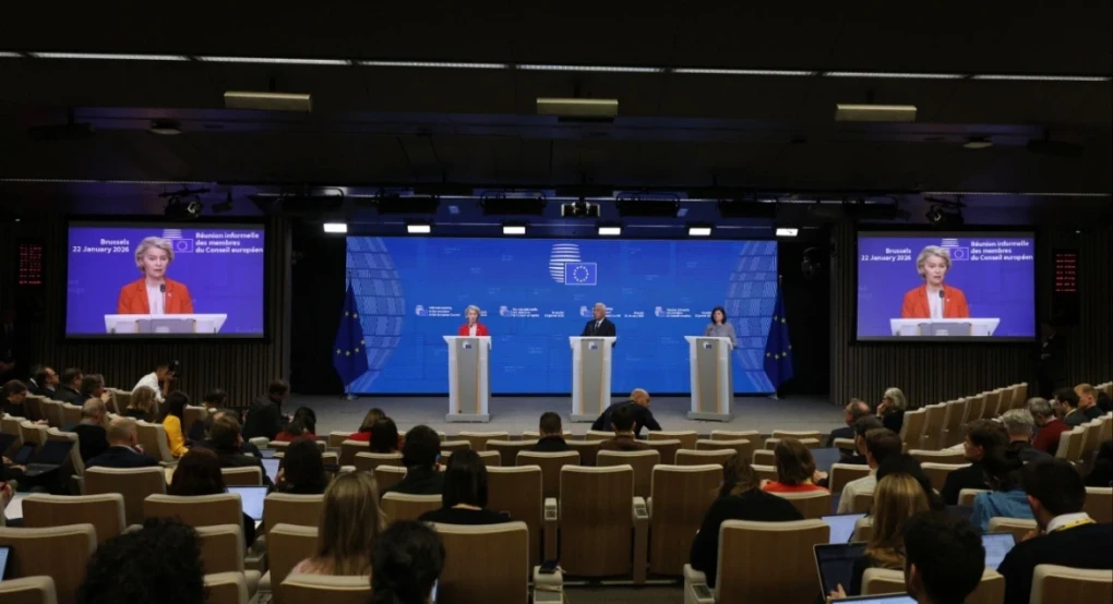 Έκτακτη σύνοδος στις Βρυξέλλες: Σε επιφυλακή η ΕΕ μετά τις κινήσεις Τραμπ, στήριξη σε Δανία, Γροιλανδία και Ουκρανία