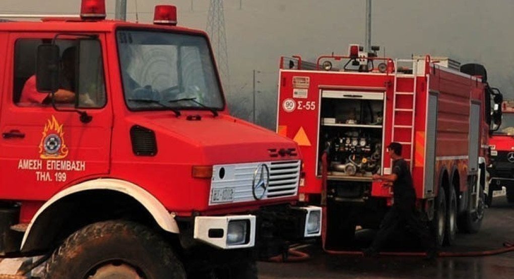 Μεγάλη πυρκαγιά σε εργοστάσιο στα Τρίκαλα - Αγνοούνται πέντε γυναίκες