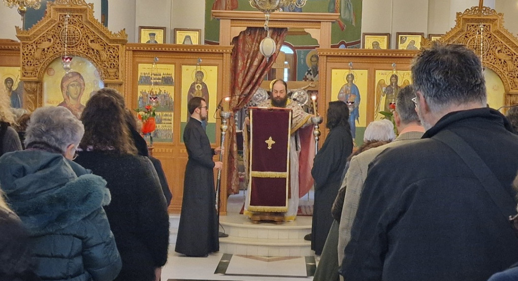 Κυριακή της Απόκρεω στον Ιερό Ναό Πάντων των εν Θεσσαλονίκη Αγίων – Λειτούργησε και κήρυξε ο π. Χερουβείμ