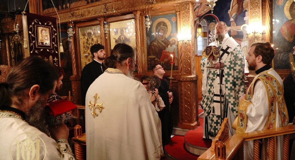 Κυριακή (της Απόκρεω) - Αρχιερατική Θεία Λειτουργία στον Ενοριακό Ιερό Ναό Παναγίας της Λαοδηγητρίας.