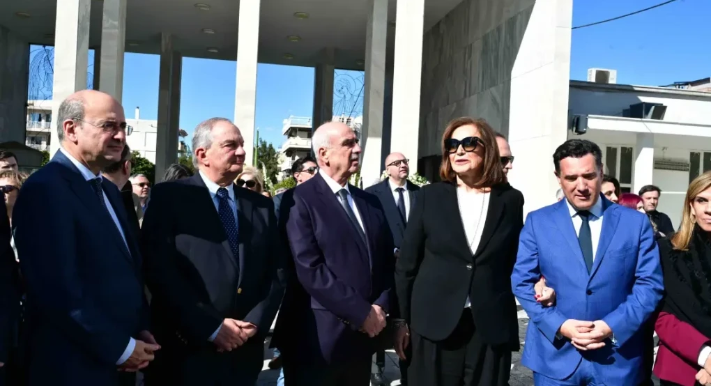 Άννα Ψαρούδα-Μπενάκη: Σε κλίμα βαθιάς θλίψης το "τελευταίο αντίο" στην πρώην πρόεδρο της Βουλής - Ποιοι έδωσαν το "παρών"