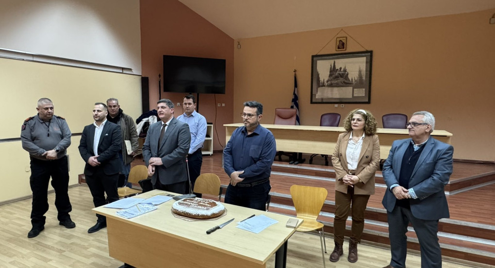 Οικογενειακό κλίμα στην κοπή βασιλόπιτας του Συλλόγου Εργαζομένων Δήμου Πέλλας