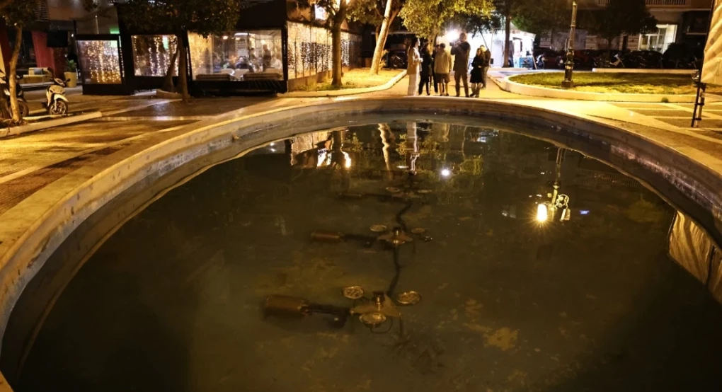 Επί 40 λεπτά έδιναν μάχη οι γιατροί να επαναφέρουν την 5χρονη που έπεσε σε σιντριβάνι στην Καλλιθέα