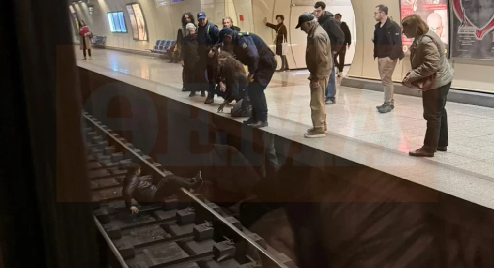 Άνδρας έχασε τις αισθήσεις του και έπεσε στις ράγες του μετρό στους Αμπελόκηπους