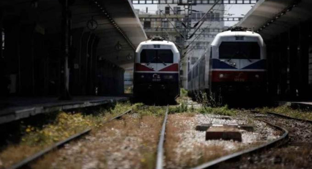 Σύγκρουση τρένου με ΙΧ στην Πάτρα - Ακυρώσεις δρομολογίων