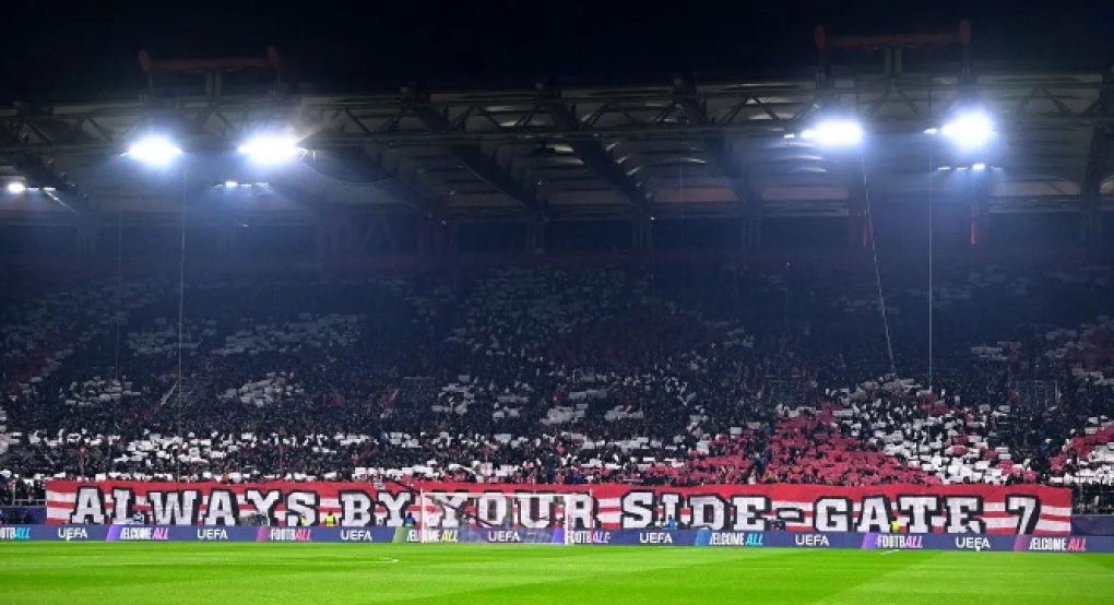 Το Γεώργιος Καραϊσκάκης ετοιμάζεται για μία μεγάλη βραδιά. Ο Ολυμπιακός υποδέχεται την Μπάγερ Λεβερκούζεν (18/02, 22:00, COSMOTE SPORT2HD, LIVE MatchCenter SPORT24) στο πρώτο παιχνίδι για τα playoffs του Champions League.  Οι ερυθρόλευκοι θα έχουν τη