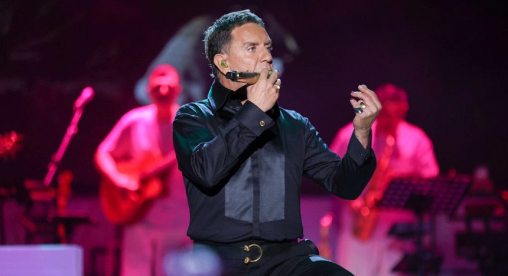 Ο Γιώργος Μαζωνάκης επιστρέφει στη σκηνή: «Μου λείψατε και σας έλειψα»