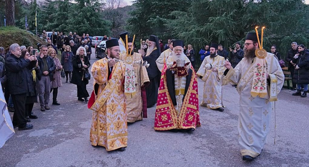 Με τιμές και δέος η υποδοχή της Αγίας Υπομονής στη Δοβρά – Η ιστορία και τα Θαύματά της
