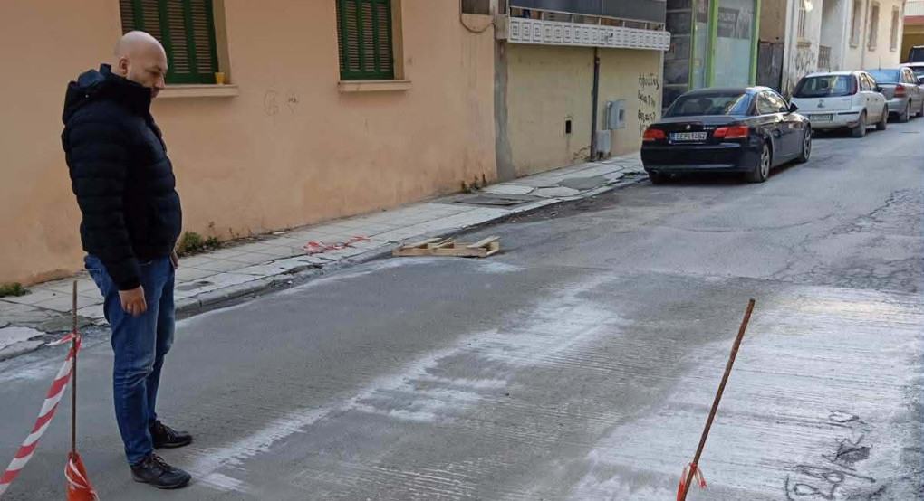 Γιαννιτσά/ΔΕΥΑΠ: "Ενισχυμένο" κλείσιμο της τρύπας που είχε ανοίξει επί της οδού Παπαϊωάννου
