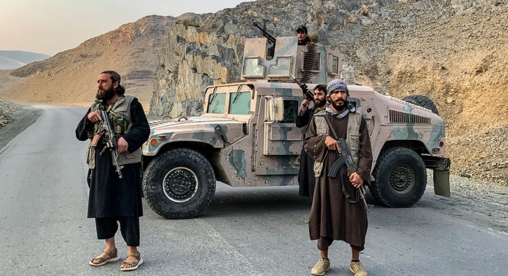 Το Πακιστάν κηρύσσει πόλεμο στο Αφγανιστάν: Μαζικοί βομβαρδισμοί και απειλές για συντριβή των Ταλιμπάν