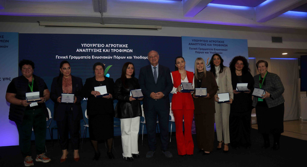 Τσιάρας: Η Ελληνίδα αγρότισσα πρωταγωνίστρια της παραγωγής και της ζωής στην ύπαιθρο