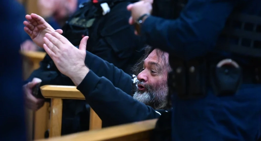 Δίκη για την Χρυσή Αυγή: Η Εισαγγελέας απέρριψε τα ελαφρυντικά που ζήτησαν οι καταδικασθέντες - Αντιδράσεις από τον Λαγό