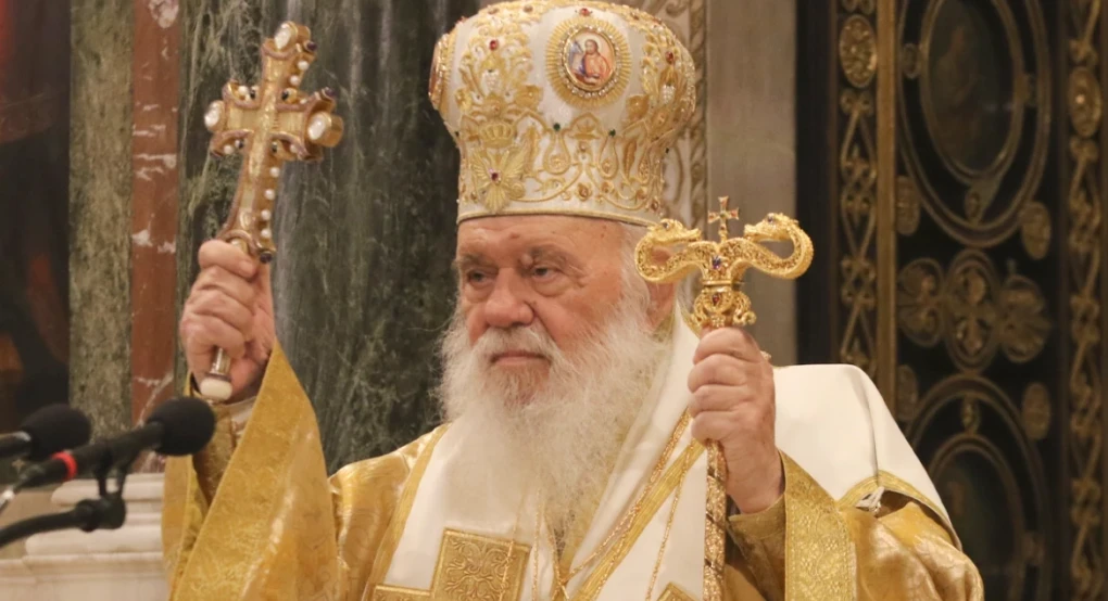 Εκκλησία της Ελλάδος: Δεν το κουνάει ο Ιερώνυμος, θέλει να ξεπεράσει και τον Σεραφείμ