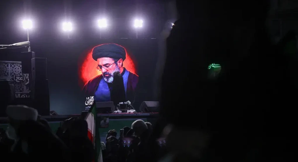 Explainer: Τι σημαίνει για το Ιράν η ανάληψη της ηγεσίας από τον Μοτζταμπά Χαμενεΐ