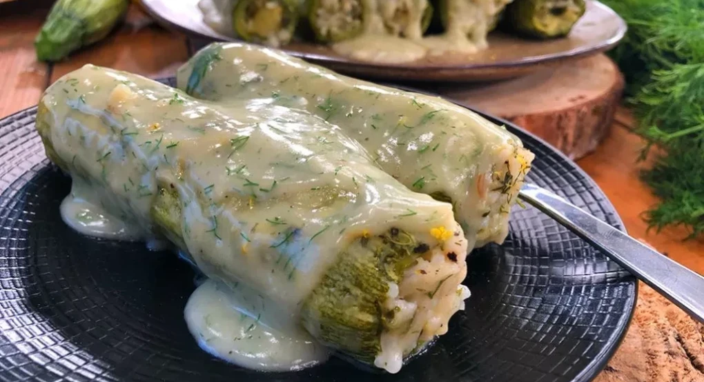 Νηστίσιμα κολοκυθάκια γεμιστά με κρέμα λεμονιού