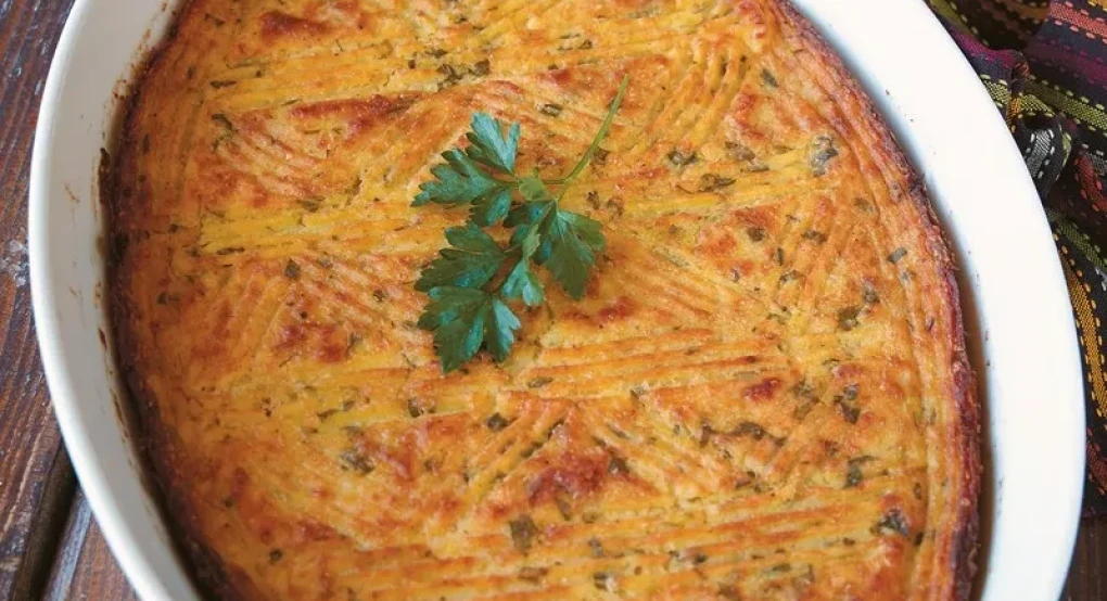 Πατατόπιτα: Εύκολες συνταγές για μεσημεριανό, σνακ και βραδινό