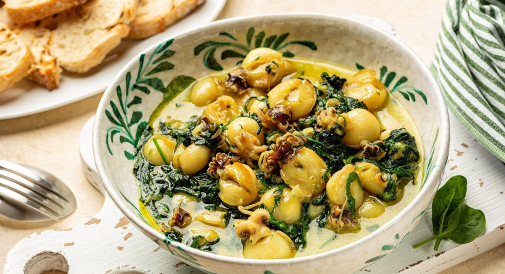 Συνταγή: Σουπιές με τορτελίνια και σπανάκι –Μυρωδάτες και χορταστικές