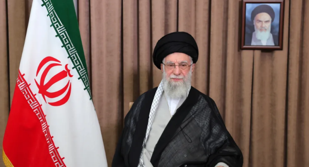 Αλί Χαμενεΐ: Ποιος ήταν ο αδιάλλακτος ανώτατος ηγέτης της Ισλαμικής Δημοκρατίας του Ιράν