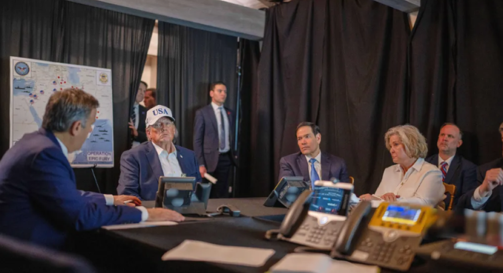 Ανάλυση Guardian: Ο Τραμπ και η χειρότερη προεδρική απόφαση εξωτερικής πολιτικής στην Ιστορία