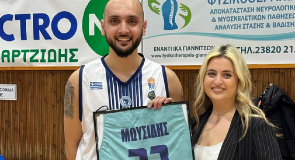 Γιαννιτσά/Ηρακλής Μωυσίδης: Άδραξε της ευκαιρίας και της έκανε πρόταση γάμου δημόσια!