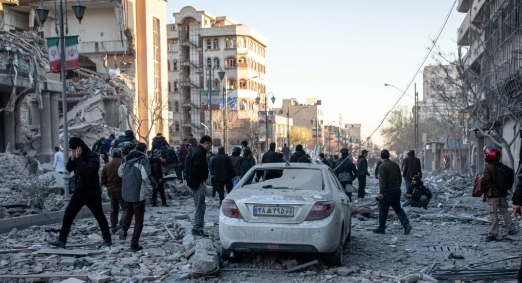 Το Ιράν χτυπά ξανά χώρες του Κόλπου και εγκαταστάσεις των ΗΠΑ στο Ιράκ, μπαράζ πυραύλων από τη Χεζμπολάχ - Σφοδροί ισραηλινοί βομβαρδισμοί σε Τεχεράνη και Βηρυτό