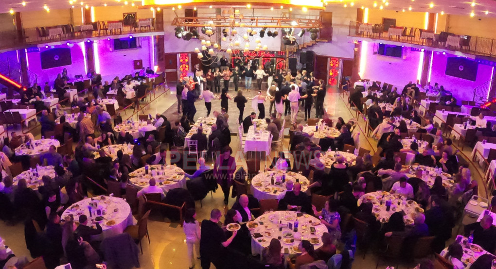 Εντυπωσιακός ο πρώτος ετήσιος χορός του Συλλόγου Τριφυλλίου "Μέγας Αλέξανδρος" (φωτογραφίες/βίντεο)