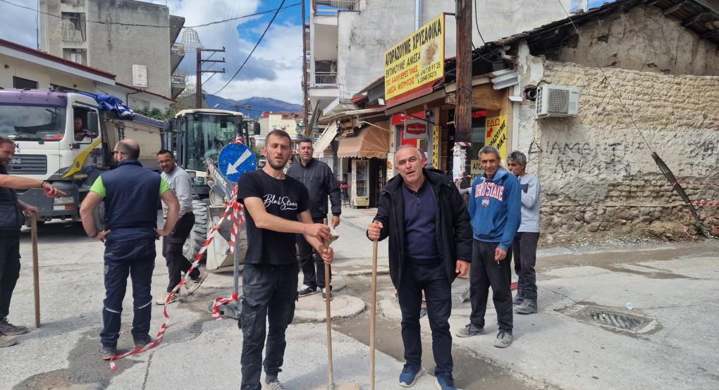 Ξεκίνησαν οι εργασίες αποκατάστασης της ασφαλτόστρωσης στην Αριδαία για το έργο ύδρευσης