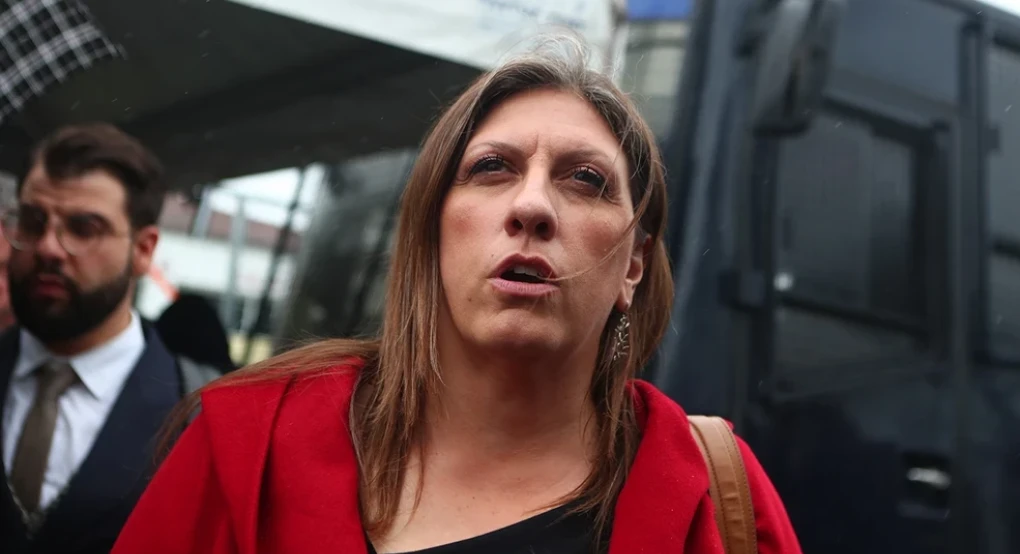 Αυτεπάγγελτη δικογραφία σε βάρος της Ζωής Κωνσταντοπούλου – Τράβηξε βίντεο αστυνομικούς στη δίκη για τα Τέμπη