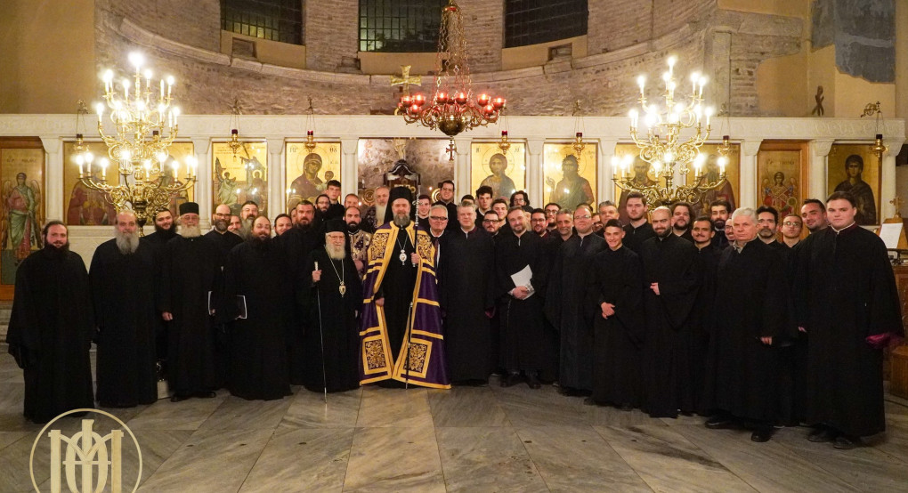 Η Ακολουθία της Παννυχίδος στην Ιερά Μητρόπολη Θεσσαλονίκης.