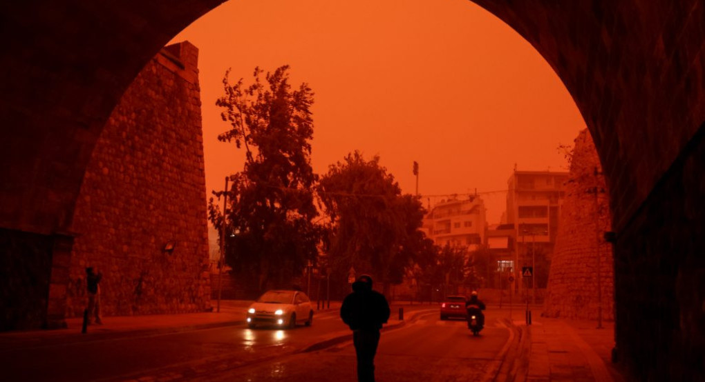 Απόκοσμες εικόνες από τη μεταφορά αφρικανικής σκόνης σε Κρήτη και Κυκλάδες